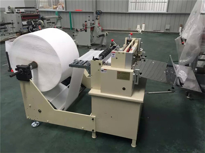 Automatic roll sheet cutting machine