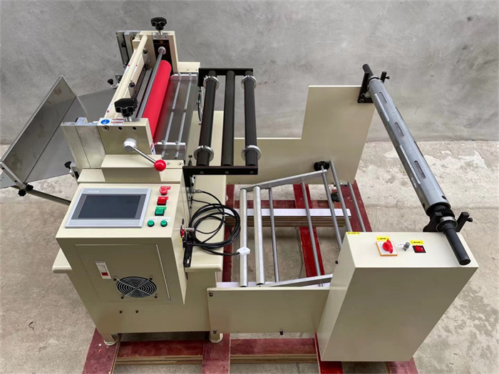 Polyester Film Cutting Machine